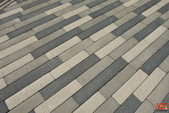 Dar vienas ĮGYVENDINTAS PROJEKTAS – atsinaujinusi buvusio Elektrėnų atrakcionų parko teritorija išklota trijų spalvų…